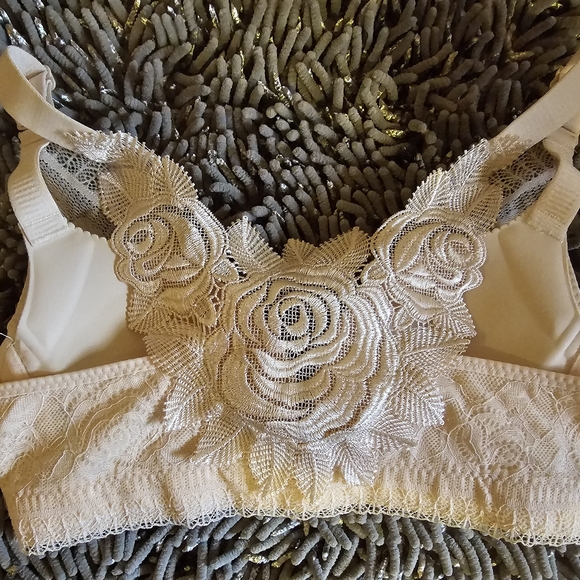 Floral Secrets - Comfort Rose Bra - Size 32A - NWOT - Nude Color - Picture 7 of 12